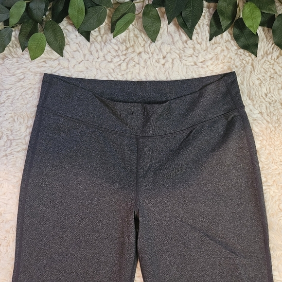 Lululemon Athletica Kneelength Wideleg Charcoal Athletic Shorts - Picture 2 of 8